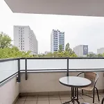 Urban Chic - Luxury 2-bedroom In Center, Pereca Street وارسو