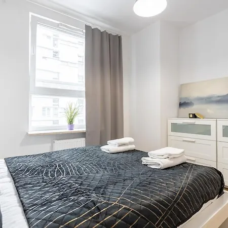 Daire Urban Chic - Luxury 2-bedroom In Center, Pereca Street