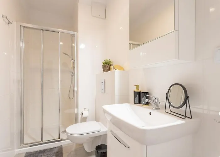 Urban Chic - Luxury 2-bedroom In Center, Pereca Street *