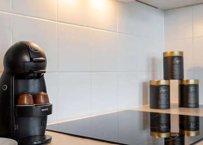 Urban Chic - Luxury 2-bedroom In Center, Pereca Street Warszawa