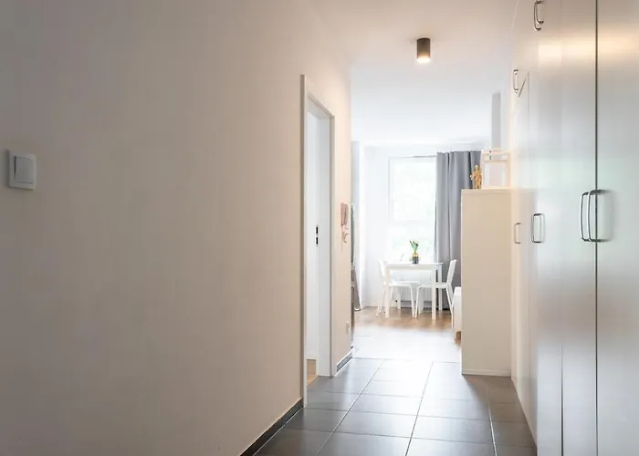 Urban Chic - Luxury 2-bedroom In Center, Pereca Street Apartament