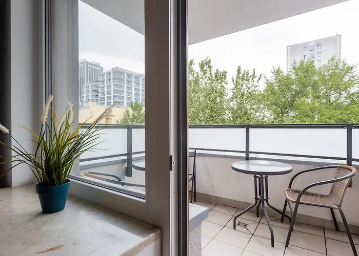 Urban Chic - Luxury 2-bedroom In Center, Pereca Street Apartament Warszawa